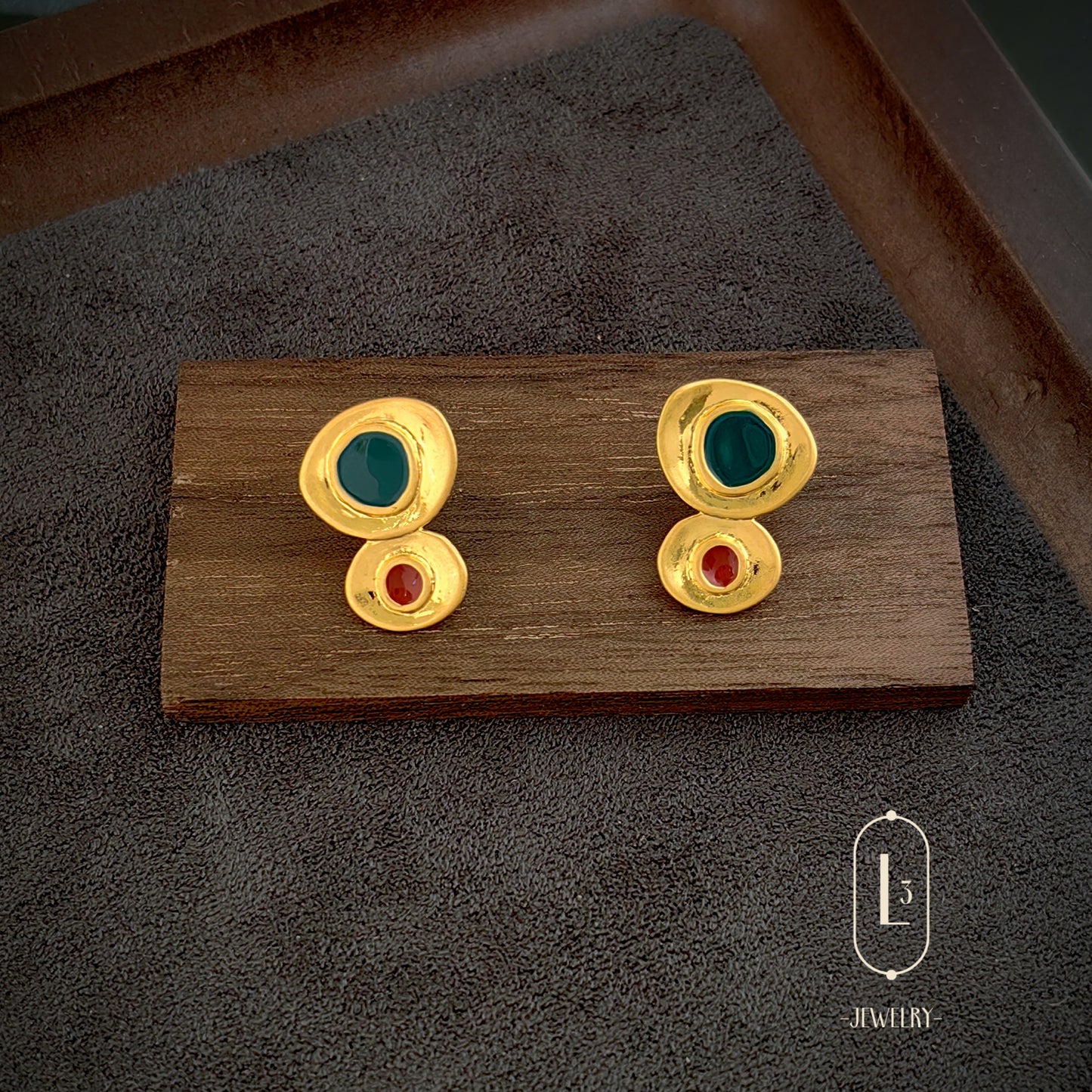Vintage | Gold Stud Earrings