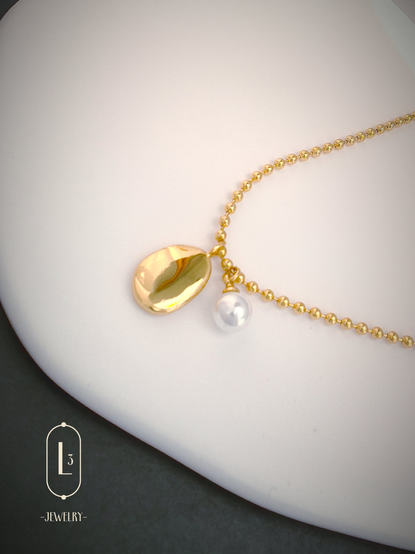 Nature | Vintage Pearl Beaded Necklace