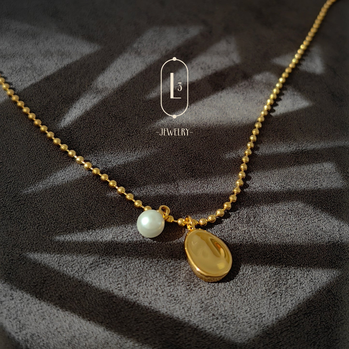 Nature | Vintage Pearl Beaded Necklace